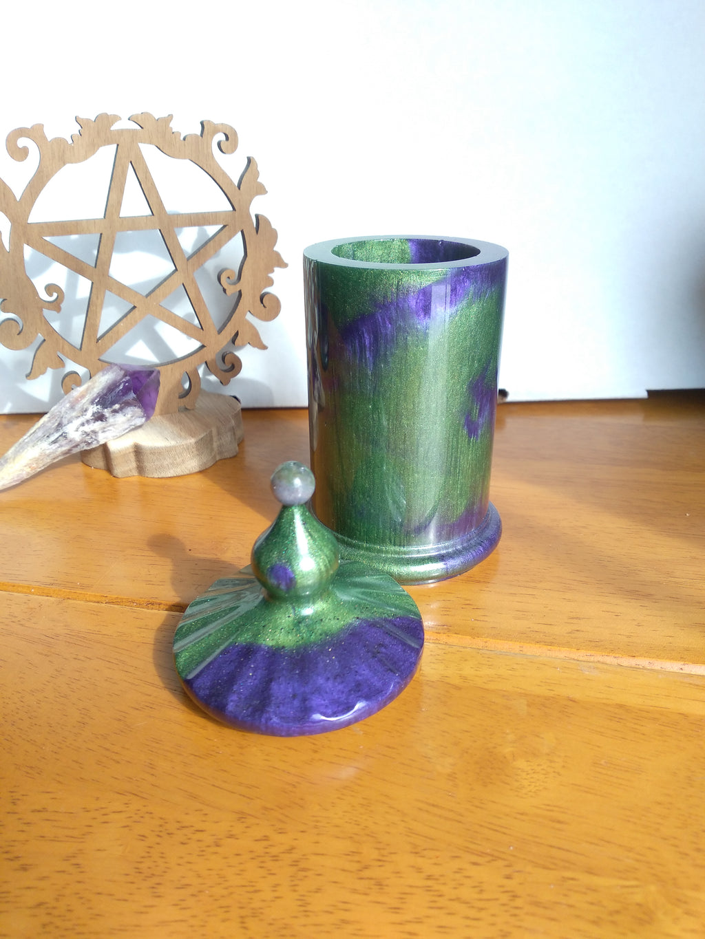 Apothecary jar in swirled green and purple