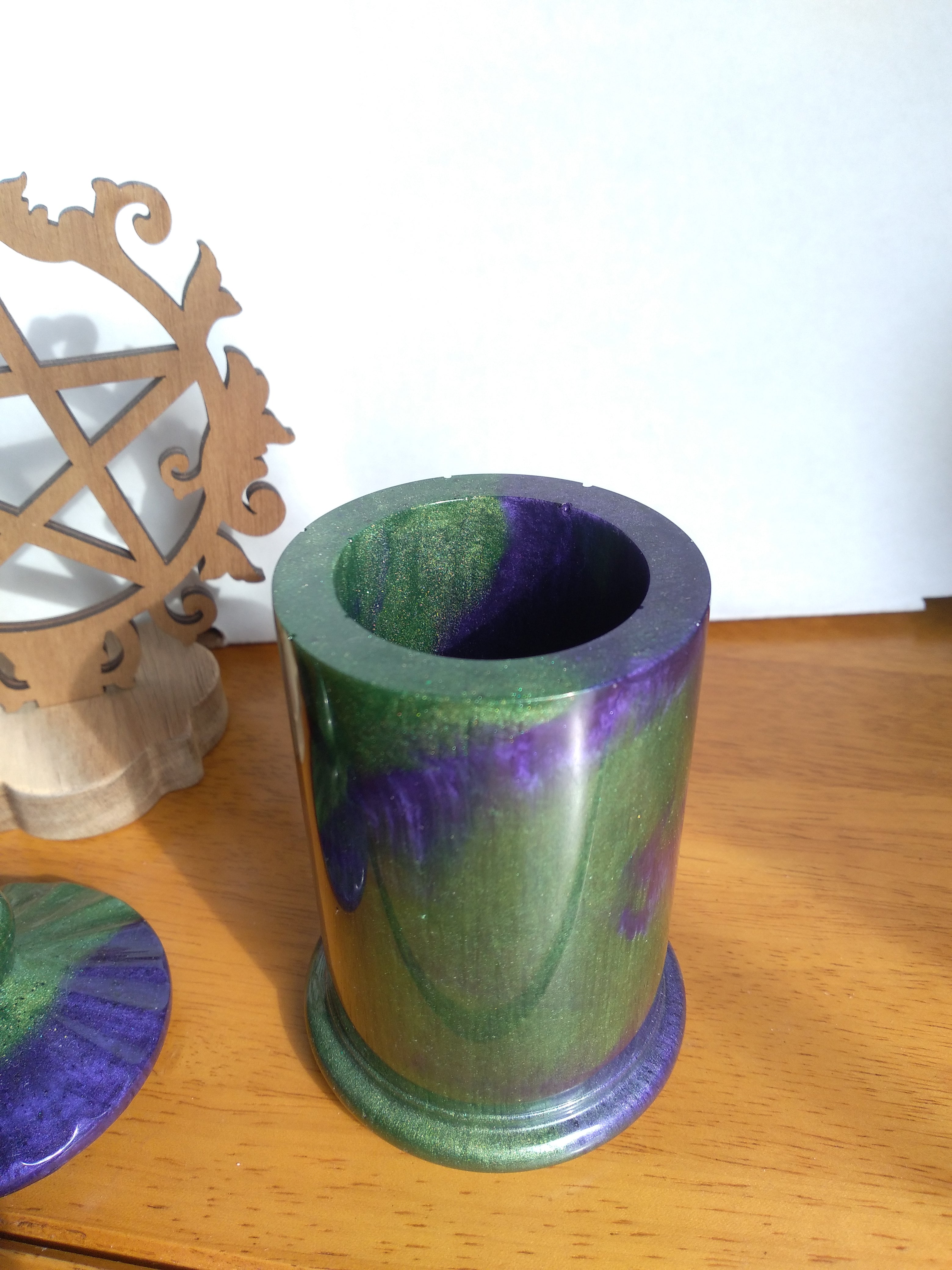 Apothecary jar in swirled green and purple