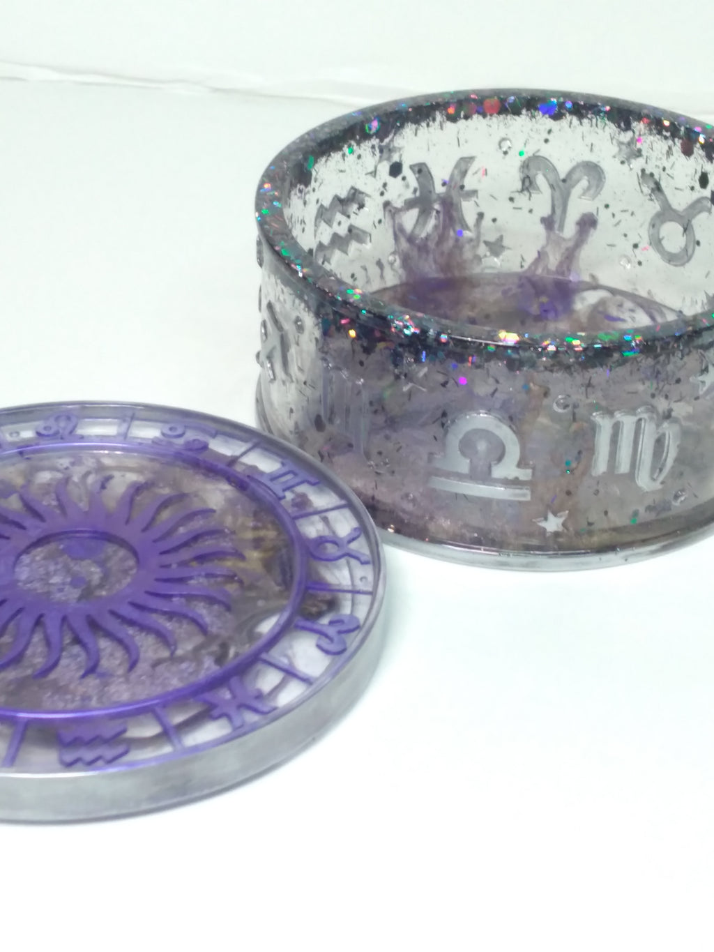 Zodiac round storage box purple
