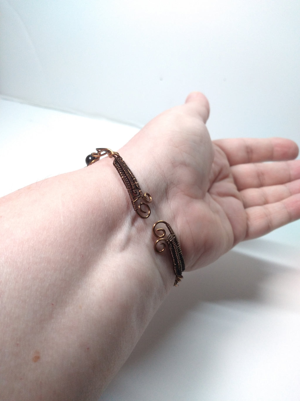 Tiger eye and metal bead wire cuff bracelet