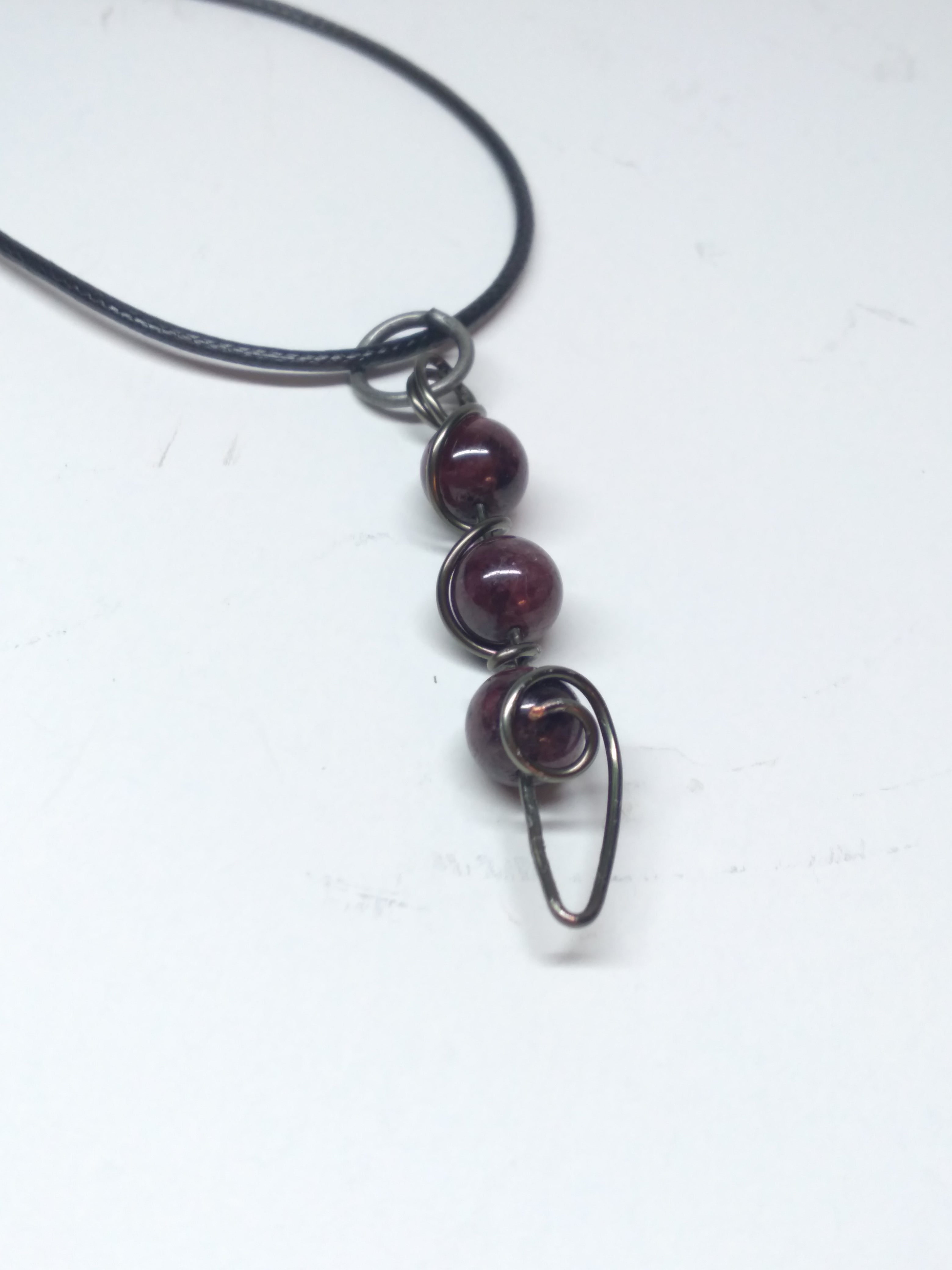 Garnet 3 bead pendant necklace