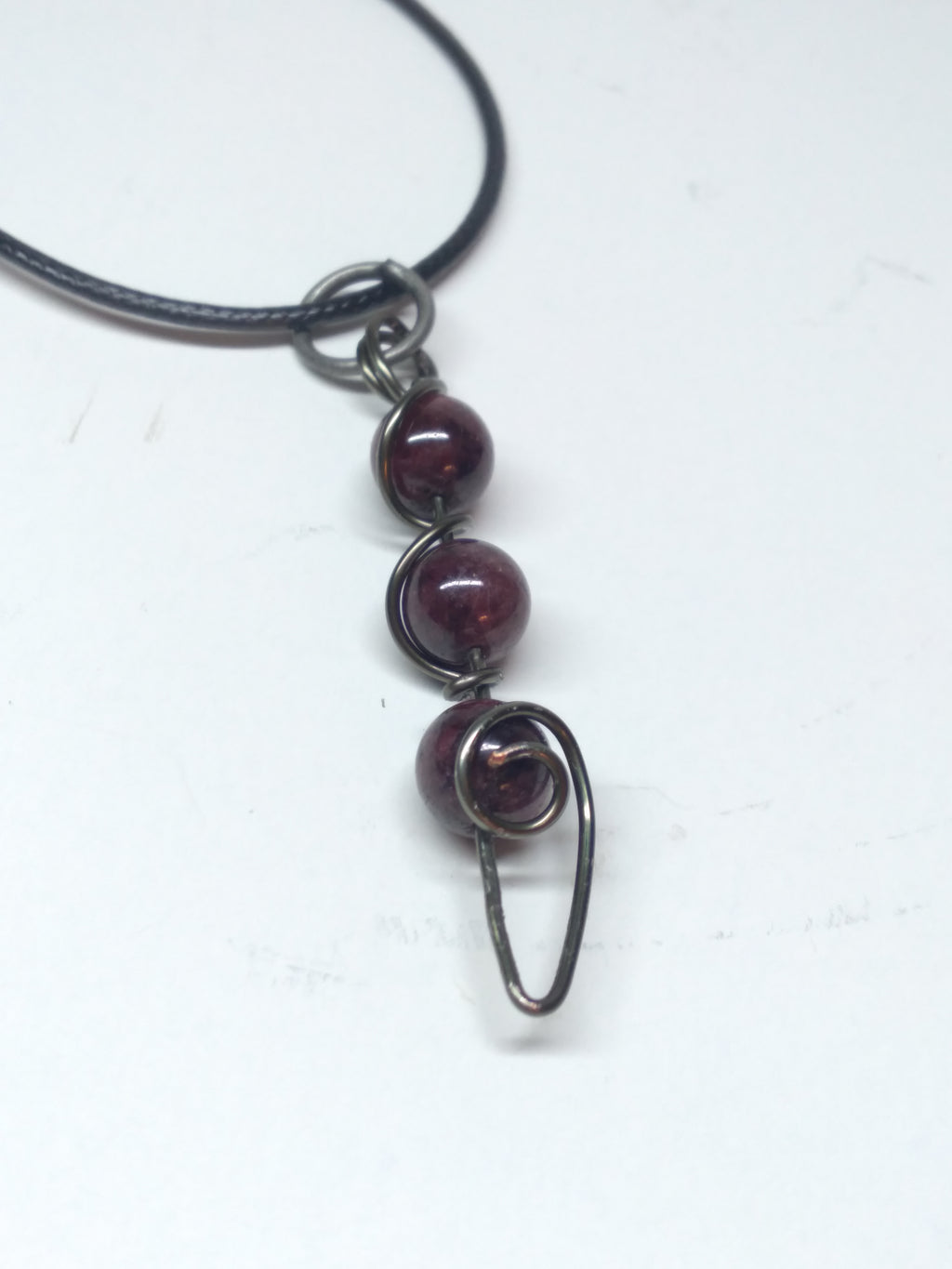 Garnet 3 bead pendant necklace