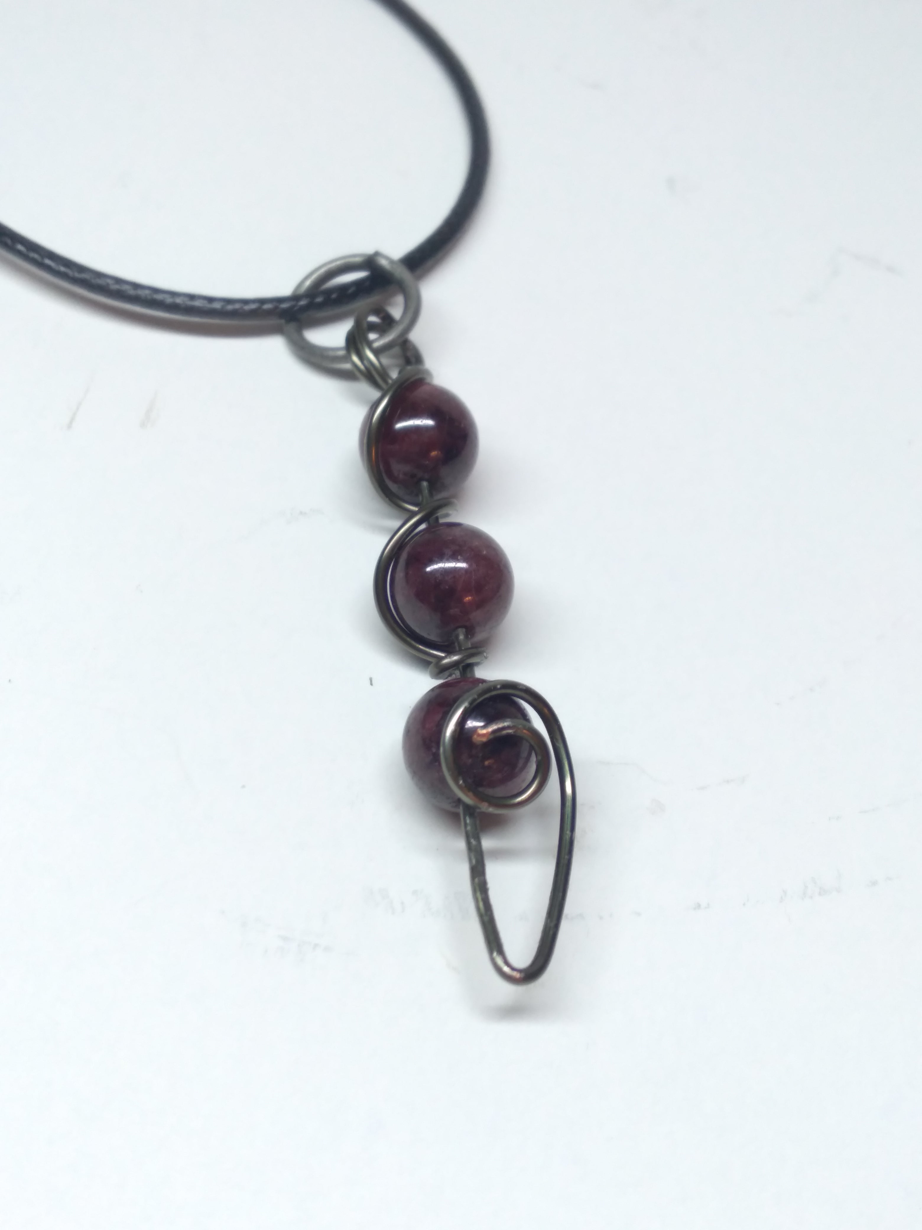 Garnet 3 bead pendant necklace