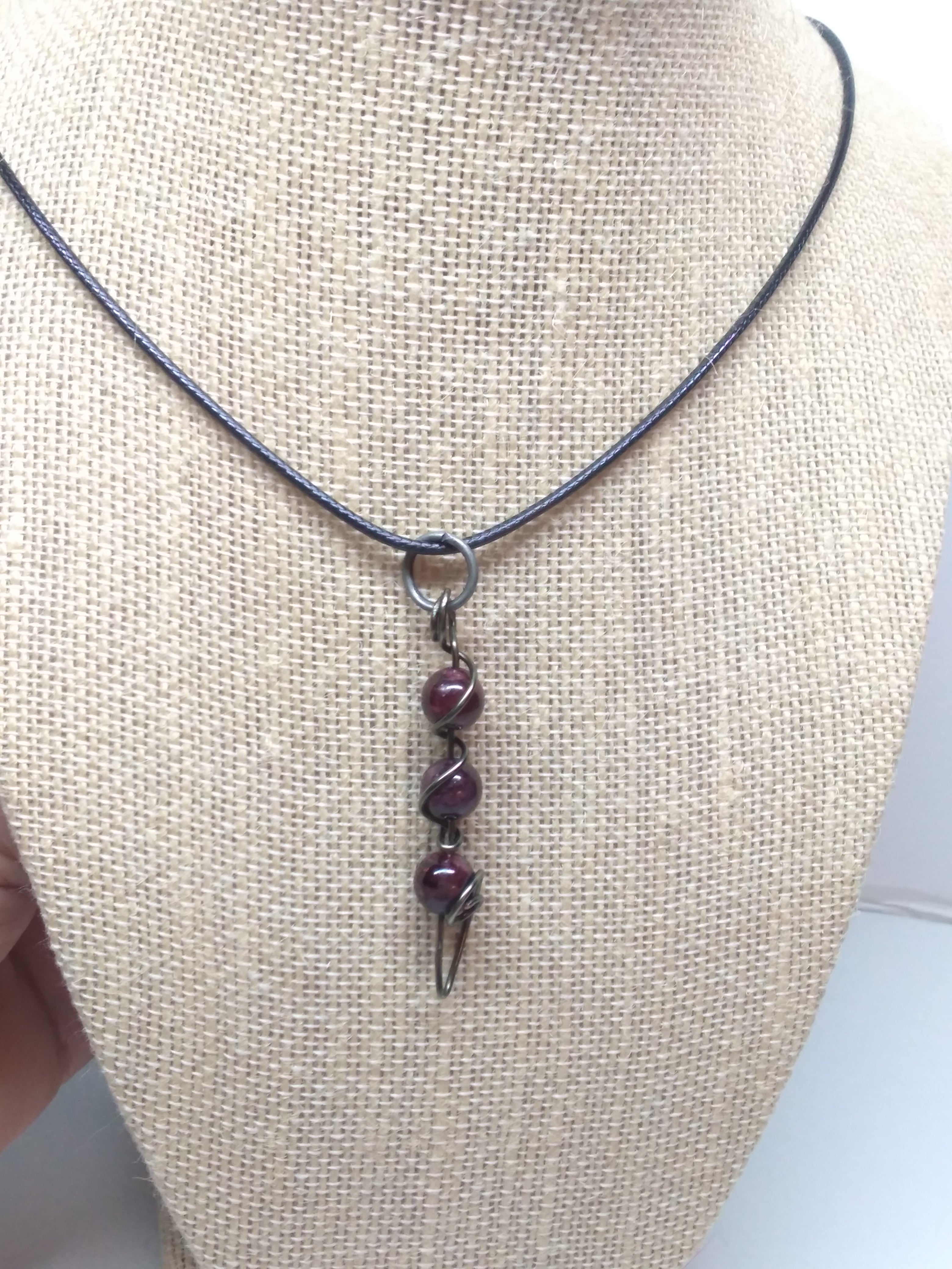 Garnet 3 bead pendant necklace