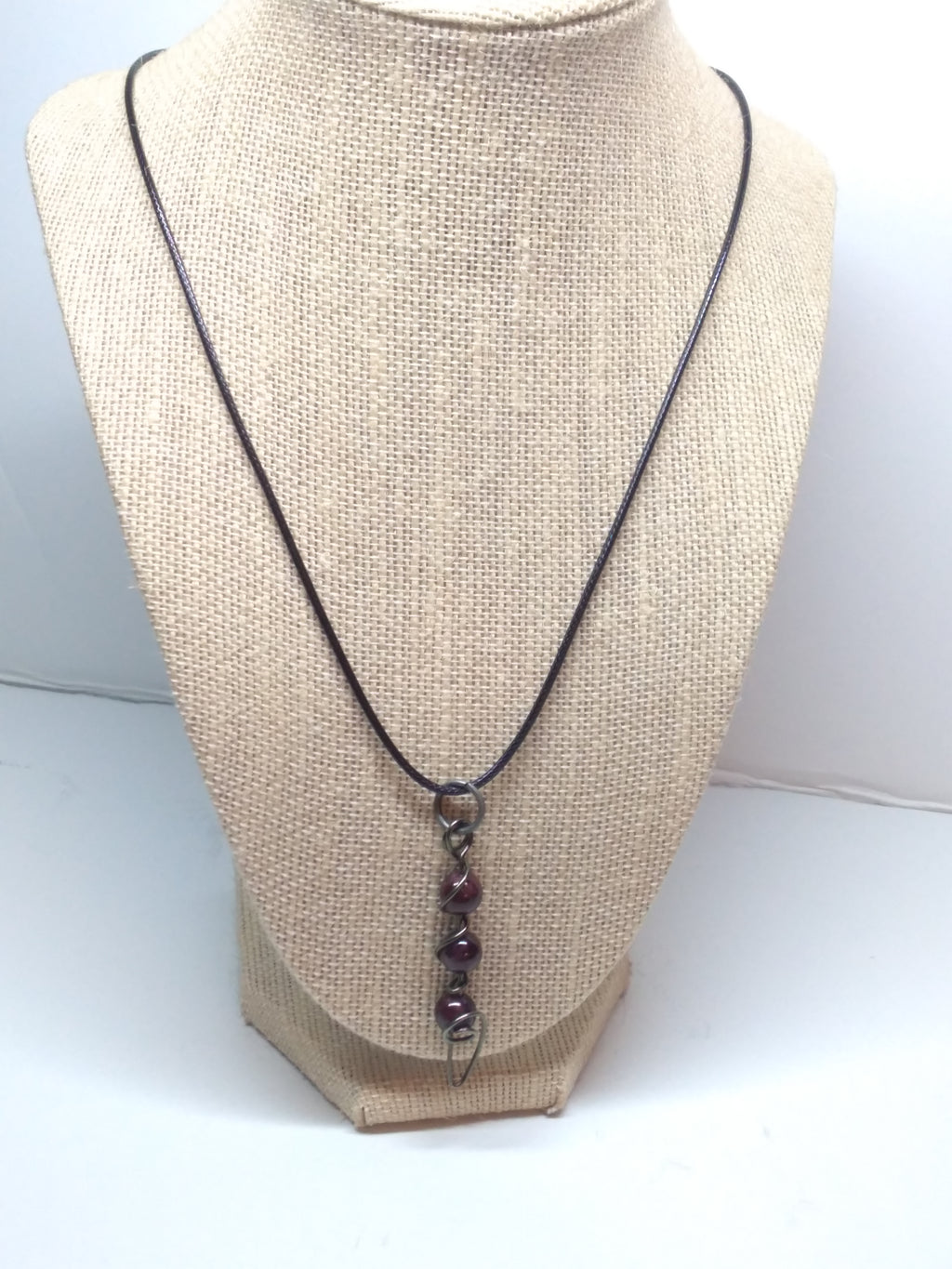 Garnet 3 bead pendant necklace
