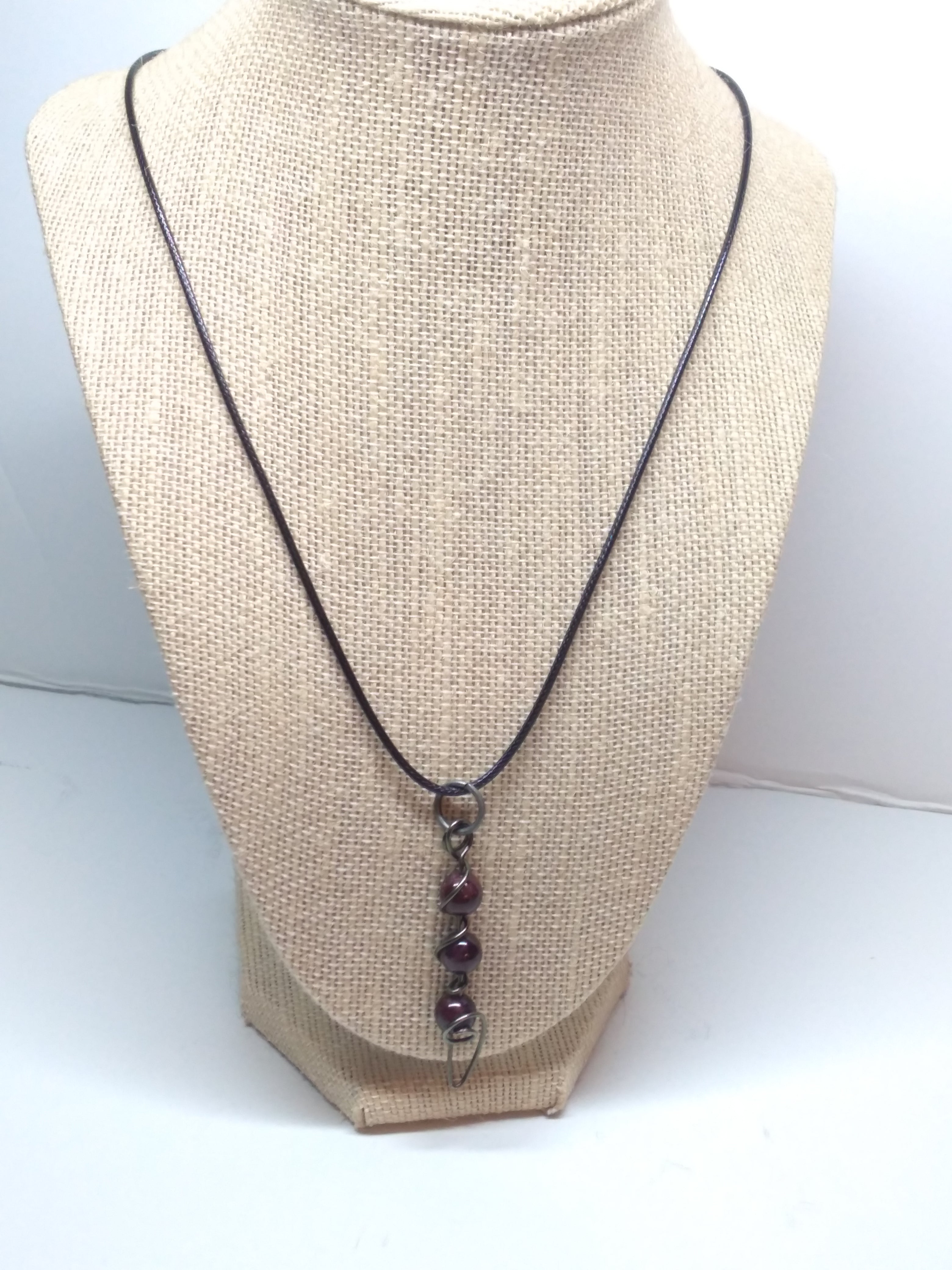 Garnet 3 bead pendant necklace
